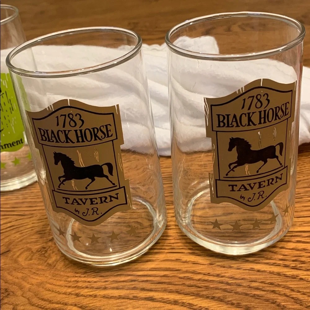 Anchorage Hocking Vintage Tavern sign Glasses Full set of 8 Excellent Condition